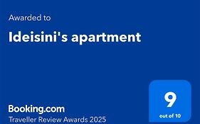 Ideisini's apartment